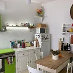 בית נופש Sardinian Tower House מקומר